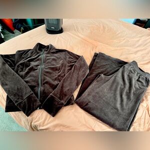 NWOT lululemon chocolate brown velvet tracksuitt